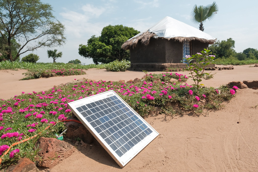 タイニーハウス　おすすめ　太陽光発電システム